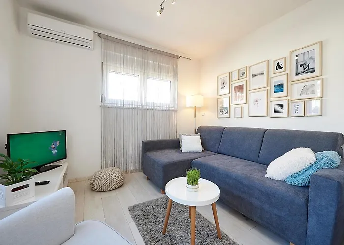 Sara I Klara Apartament Trogir