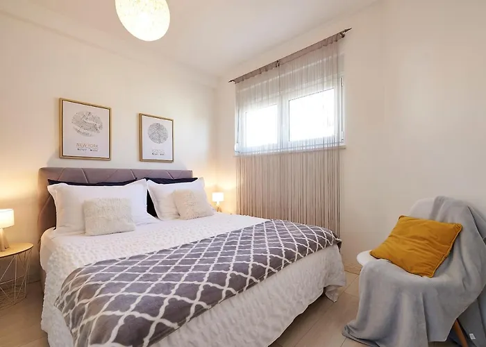 Sara I Klara Apartament Trogir