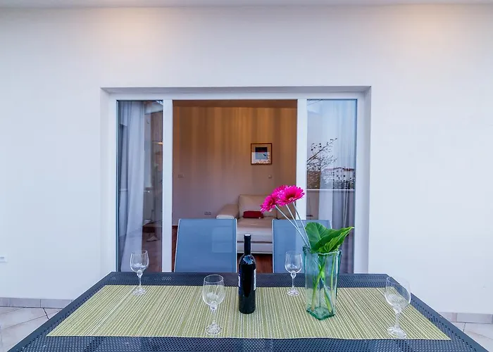 Sara I Klara Apartament Trogir