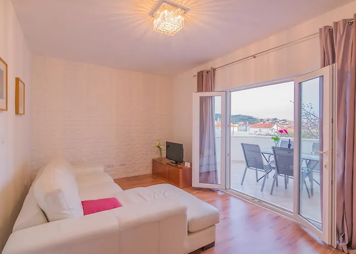 Apartament Sara I Klara