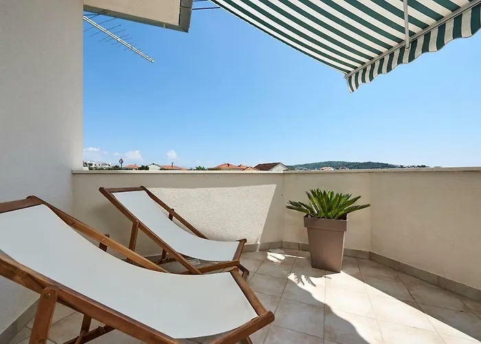 Sara I Klara Apartament Trogir