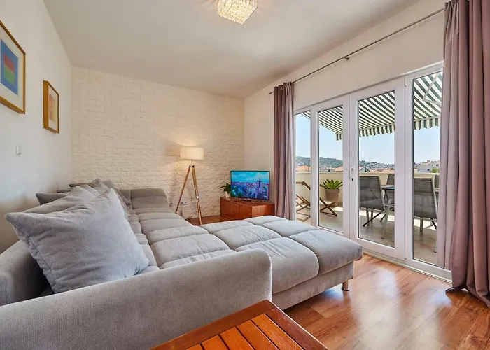 Sara I Klara Apartament Trogir